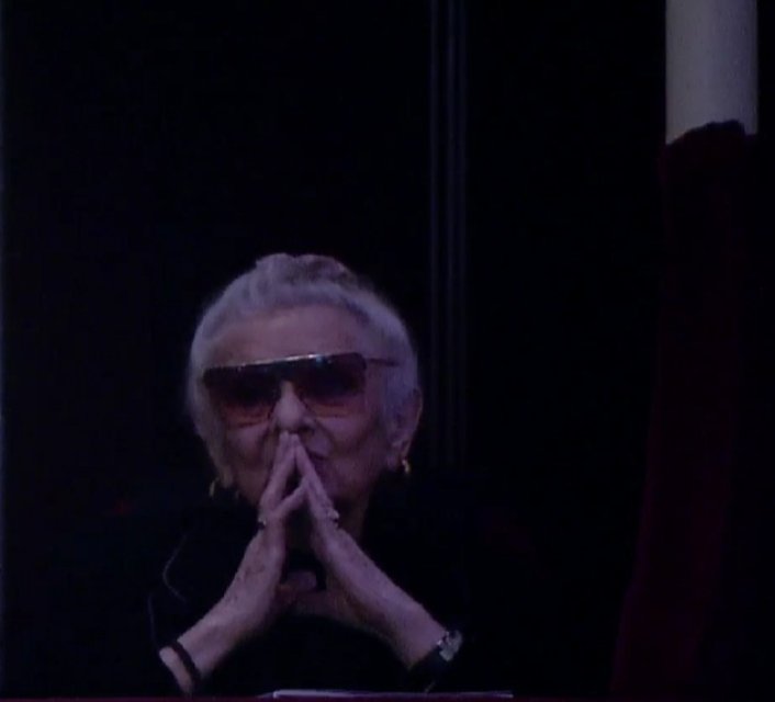 Victor Rebengiuc, apariție de senzație la 93 de ani pe scena Teatrului Odeon. A primit Omagiul UNITER pentru o carieră strălucită și longevivă. Soția a fost alături de el