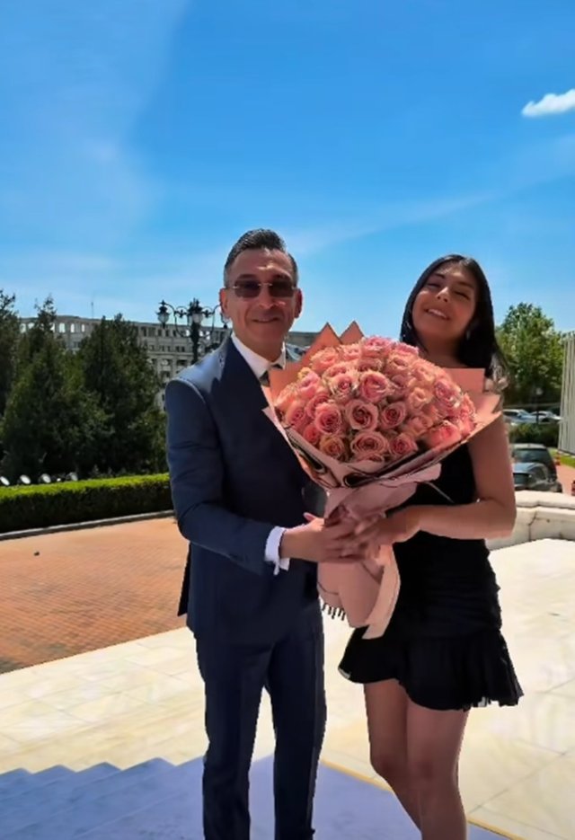 Mayra, fiica lui Ilie Dumitrescu a absolvit facultatea. Ce frumoasă este mezina familiei. A dezvăluit că fiica lui vrea să mai urmeze o facultate