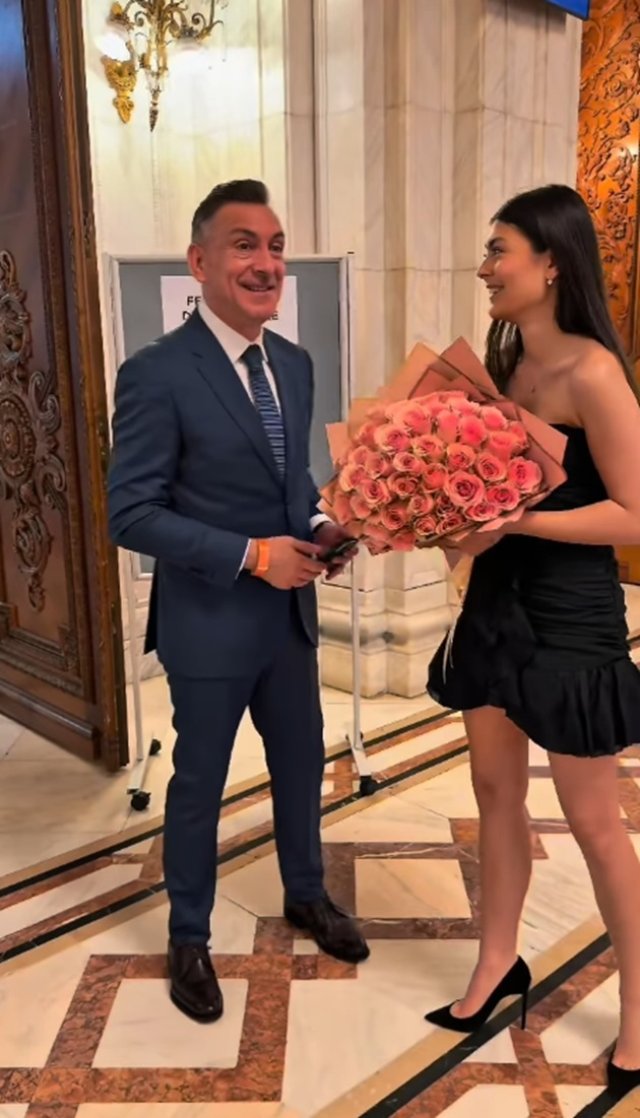 Mayra, fiica lui Ilie Dumitrescu a absolvit facultatea. Ce frumoasă este mezina familiei, fiica lui din relația cu Letiția Badea