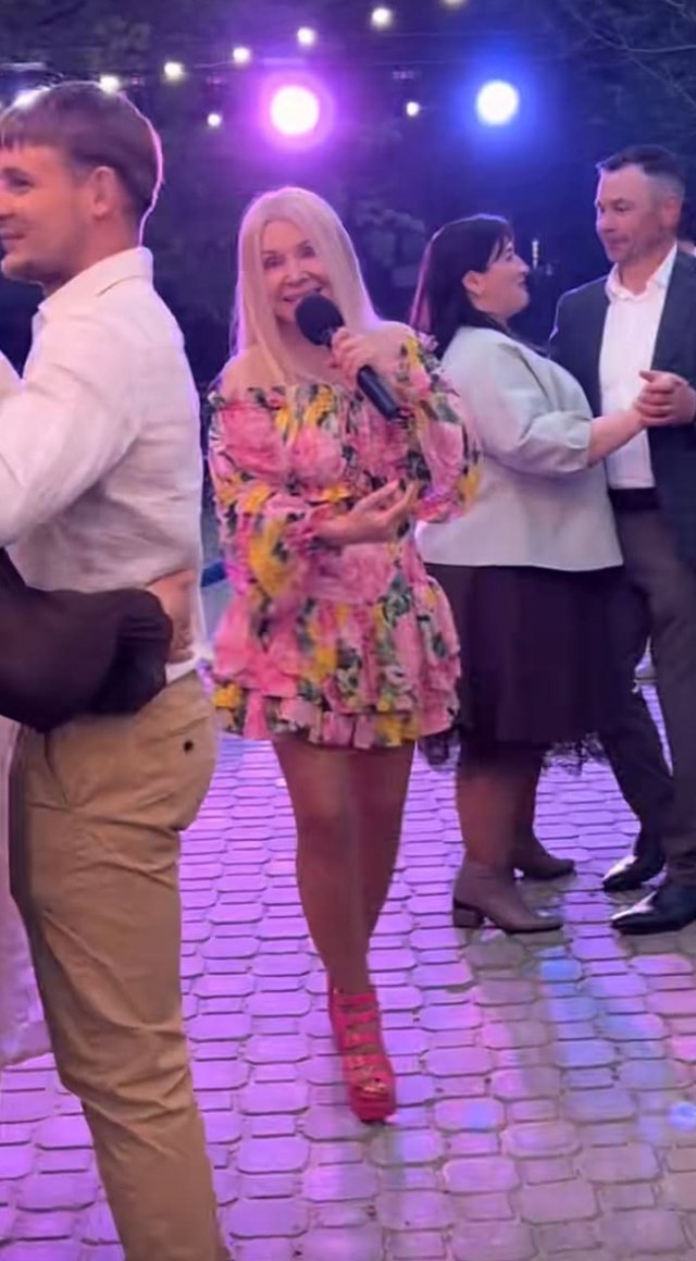 "Tanti" Ludmila, apariție de senzație la aproape 70 de ani. Se vede clar că mama lui Dan Bălan sfidează vârsta din buletin. A făcut senzație la un eveniment