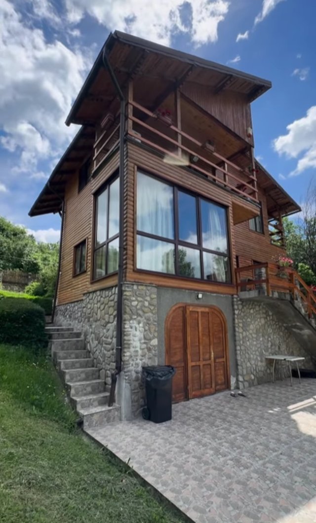 Andreea Marin, imagini în costum de baie la 51 de ani la Telega. Cum arată acum casa de vacanță a vedetei, construită conform dorințelor ei
