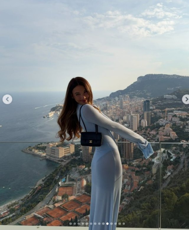 Rochie transparentă + geantă elegantă + pantofi/sandale cu toc