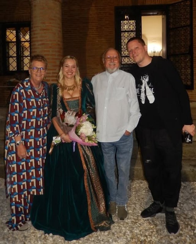 Cine este Elena Mogîldea, nora Crinei Mardare. S-a căsătorit religios cu Bubu Cernea după 4 ani de la cununia civilă și mai mulți ani de relație