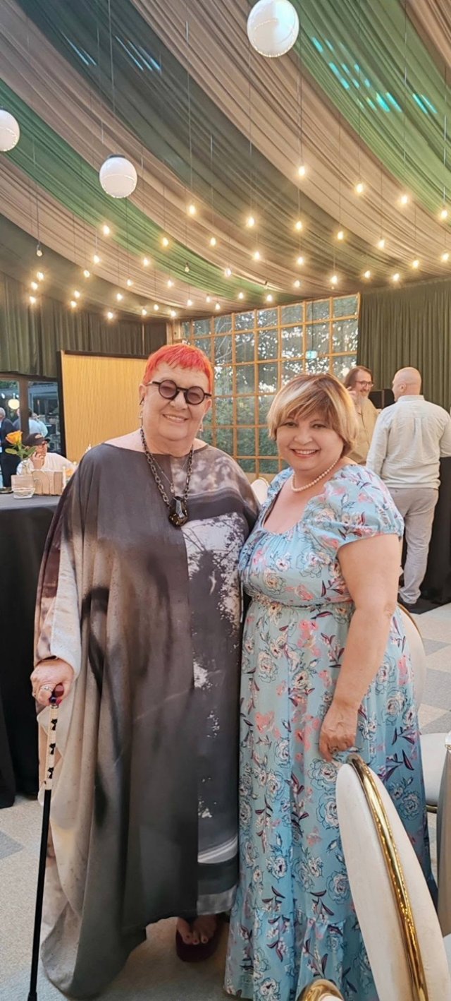 Ruxandra Ion, petrecere surpriză la aniversarea celor 70 de ani. Ce urări emoționante i-au făcut actorii pe care i-a format. Nuami Dinescu i-a transmis o urare în online