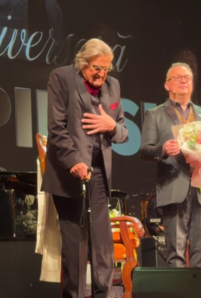 Florin Piersic, din nou pe scenă la 90 de ani! A fost primit în ropote de aplauze la Teatrul Național Mihai Eminescu din Timișoara. O fană i-a spus că i-ar da picioarele sale