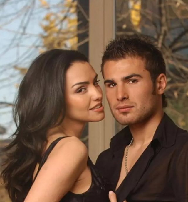 Adrian Mutu, alături de actuala și fosta soție! Adriana, fiica lui cea mare, a împlinit 20 de ani și a fost sărbătorită în cadrul familiei. A fost însurat cu Consuelo aproape un deceniu