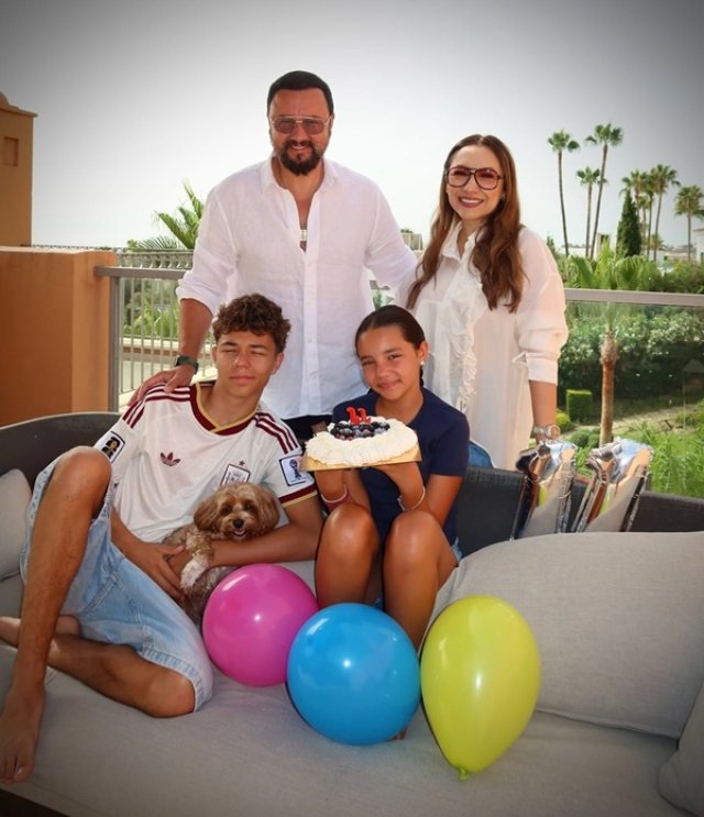 Eva Măruță a împlinit 11 ani și a petrecut alături de familie, în Marbella.