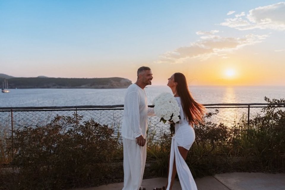 Fostul soț al Antoniei se pregătește de nuntă. Vincenzo Castellano a cerut-o în căsătorie pe Elena Economu. Afaceristul i-a oferit și un buchet de trandafiri albi