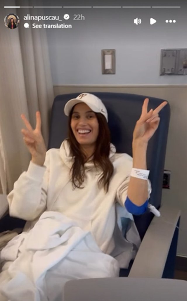 Primele imagini cu Alina Pușcău după tratamentul de 4 ore. „Joi o să-l văd pe doctorul meu și o să-mi spună dacă s-a oprit din metastaze”. Este optimistă în lupta cu boala