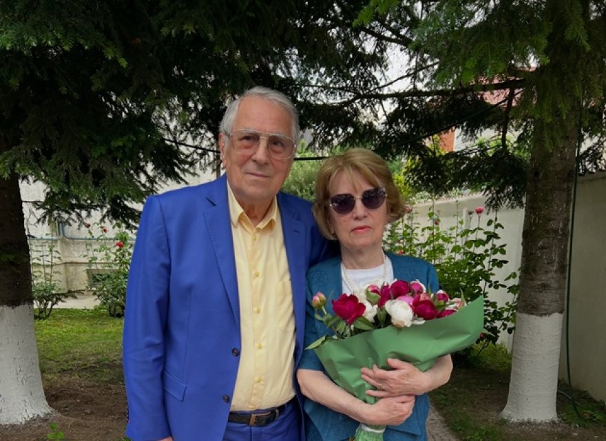 Părinții lui Alexandru Ciucu au aniversat 64 de ani de căsnicie. Ce mesaj emoționant a transmis designerul: „Au știut mereu să treacă peste”. Designerul nu a avut același noroc în dragoste