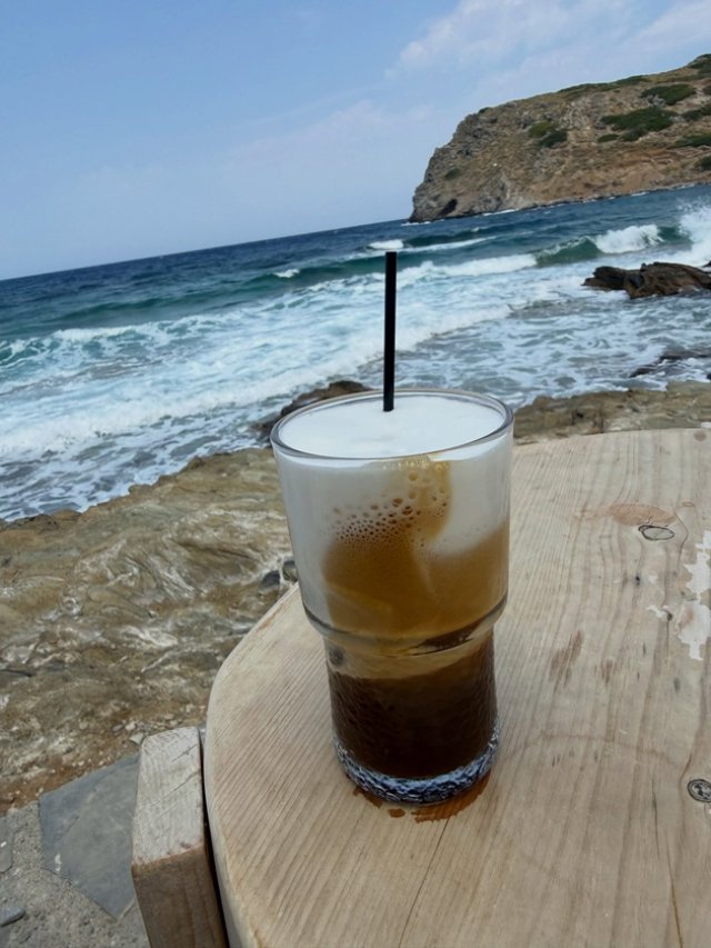Daciana Sârbu nu-și mai ascunde fericirea. Cum s-a fotografiat alături de iubitul ei în vacanța din Grecia. A postat imagini din escapada de cuplu