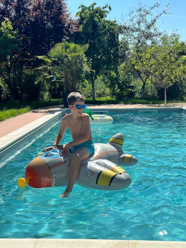 Mirela Vaida a cheltuit 30.000 de euro să-și facă piscină în cute. De ce nu s-a bucurat de ea vara aceasta: „Trece viața și n-apucăm să ne bucurăm”. Prietenii copiilor vin la ei să se distreze