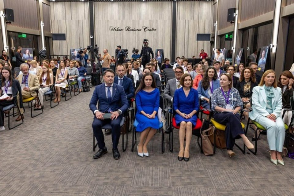 Mirabela Grădinaru, față în față cu Maia Sandu, la Chișinău. Prima Doamnă a României a participat la o conferință internațională despre siguranța copiilor în mediul online. România și Moldova mențin un dialog intens