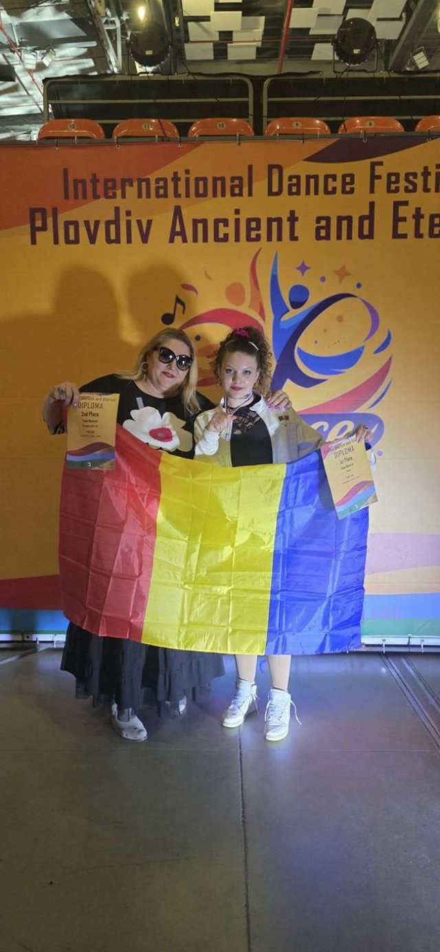 Fiica Dianei Șoșoacă a împlinit 14 ani. Cum arată Thais și ce urare emoționantă i-a transmis mama ei: „Dumnezeu să fie cu tine toată viața”. Este pasionată de gimnastică ritmică