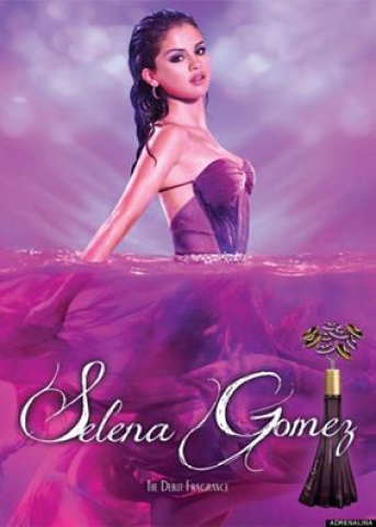Selena Gomez în Maria Lucia Hohan