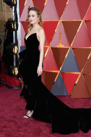 Brie Larson în Oscar de la Renta