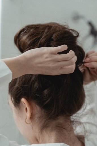 Îngrijirea părului vara cu produse de brand, pentru a avea un look nou în tendințele anului 2023