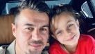 Cum a apărut fiica Elenei Udrea alături de tatăl ei, la serbarea școlară. Rochiță roz, diplomă, privire tristă: "Până acum și-a vizitat mama de 150 de ori la închisoare"