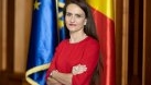 Adevărul despre Oana Țoiu, surpriza de la Externe, din Guvernul Bolojan. Imagini rare cu toată familia. Știai cine e iubitul ei? Și el e persoană cunoscută: “Omul ăsta bun, punctul meu cardinal”