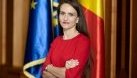 Adevărul despre Oana Țoiu, surpriza de la Externe, din Guvernul Bolojan. Imagini rare cu toată familia. Știai cine e iubitul ei? Și el e persoană cunoscută: “Omul ăsta bun, punctul meu cardinal”