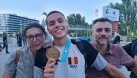 Cum au văzut finala de infarct iubita și tatăl lui David Popovici. Taisia, înfășurată în tricolor, tatăl, cu un nod în gât, au explodat la finish. Imaginile momentului