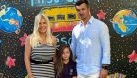 Ce imagine! Elena Udrea, apariție mulată în prima zi de școală! Și-a dus fiica de mână, emoționată și elegantă, ca pe vremuri! Ținuta a întors toate privirile