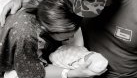 Ultima oră! Fetița celebrului cântăreț a murit la 20 de minute după ce s-a născut la doar 29 de săptămâni: „Suntem frânți de durere și secătuiți de tristețe