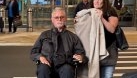 Știrea tristă a zilei. Actorul adorat de romance a ajuns în scaun cu rotile. Boala rară și incurabilă l-a degradat vizibil, îl lasă fără voce și fără putere. Mai are doar o mână funcțională