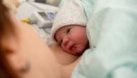 Ora magică după naștere: ce este, ce nu este și cum să o transformi într-o experiență reală și blândă