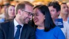 Wow, imagini rare cu soția și fiica lui Dominic Fritz. Cum arătau când s-au cunoscut, efectiv nu îi recunoști! Ce salariu are și cu ce se ocupă misterioasa soție cu nume exotic și funcție mare a lui Dominic Fritz