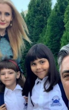 Alina Sorescu nu acceptă ca fetițele ei să locuiască și cu Alexandru Ciucu: „Acest program nu este bun pentru orice copil și în orice condiții”