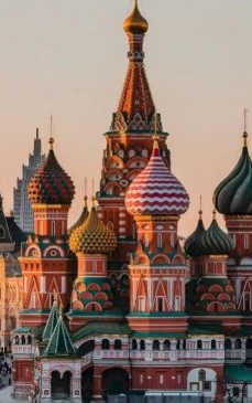 Curiozități despre Rusia. De ce copiii sunt învățați la școală să nu zâmbească? Ce nu știai despre cea mai mare țară din lume