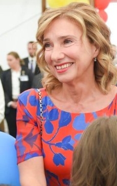Ce salariu încasează Carmen Iohannis ca profesoară la Colegiul Naţional Gheorghe Lazăr din Sibiu