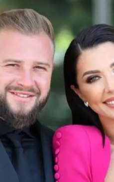 Ilinca Vandici și Andrei Neacșu s-au despărțit. Bărbatul scria mai multor femei: „De ceva timp am ales să locuim separat”