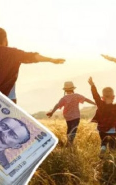 Alocaţii copii 2024. Câţi bani în plus vor primi minorii pe card din ianuarie