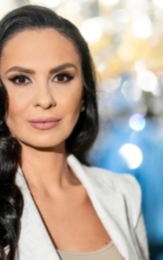 Alexandra Păcuraru se retrage temporar cu emisiunea România Suverană: „Am decis să iau o pauză medicală de la televiziune”