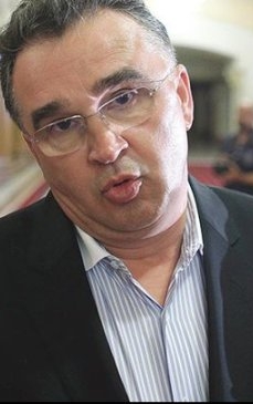 Vicepreședintele CJ Vrancea - Marian Oprișan, un nou scandal - Baronul local și-a parcat bolidul pe locul pentru persoane cu dizabililtăți
