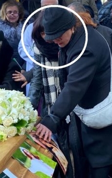 Ce s-a întâmplat la înmormântarea Ronei Hartner. Fiica artistei nu a rezistat la toată slujba. FOTO