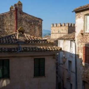 Încă se mai găsesc case la prețul unei cafele în Italia. Orașul care vinde locuințe cu 1 euro, cu o singură condiție