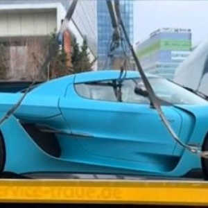 Bolidul de 5 milioane $ al lui Andrew Tate a ajuns pe platformă. Influencerul i-a spart baia de ulei după "parada" de pe Calea Victoriei