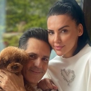Imagini din vila de 1 milion de euro a lui Ștefan Bănică! Ce ascunde superba casă în care pe vremuri locuia cu Andreea Marin? Living primitor, pian, curte imensă, piscină și asta nu e tot