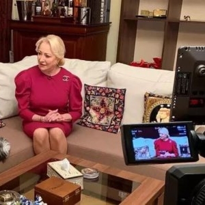 Bine ați venit în casa Vioricăi Dăncilă! Ce locuință superbă. Când îi treci pragul, rămâi fără cuvinte! Wow!