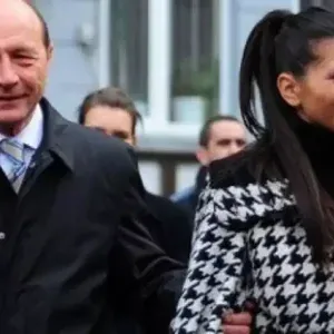 Elena Băsescu, de nerecunoscut după schimbările din ultimii ani! Fiica fostului președinte, Traian Băsescu, este schimbată complet la 44 de ani / FOTO