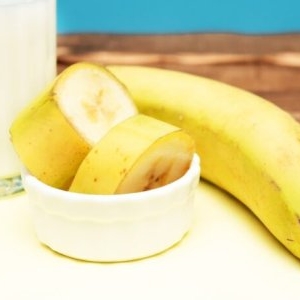 Ce se întâmplă dacă mănânci banane înainte de culcare. Află dacă acest obicei este benefic pentru sănătate
