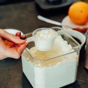 Cum poți face pudră proteică acasă, cu doar 3 ingrediente. Rețeta pas cu pas