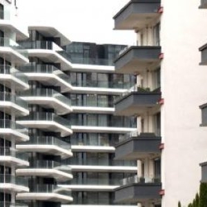 Cât a pierdut într-o singură săptămână un client la un apartament de 100.000 euro la noul curs valutar