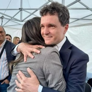 Andreea Raicu și soția lui Nicușor Dan, moment emoționant în Piața Victoriei. Cum au fost surprinse, într-un gest de mare prețuire. Dar pozele cu Victor Rebengiuc, de mână cu Andreea Raicu, le-ai văzut?