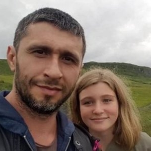 Sofia, fiica lui Dragoș Bucur și a Danei Nălbaru, a plecat din casa părinților. „Vine din când în când”. Tânăra nu mai locuiește la țară, la Moșteni Greci