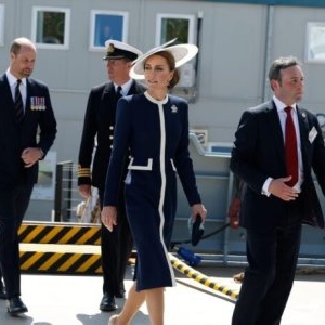 Kate Middleton a spart o sticlă de whisky pentru a respecta tradiția scoțiană. Prințul și Prințesa de Wales au participat la numirea fregatei HMS Glasgow
