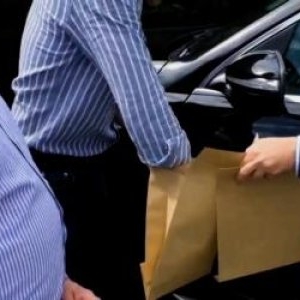 Stenograme. Cum se negocia şpaga în rate, cu un inspector ANAF: "Ţi-am dat 2.500 de euro și mai vrei încă 4.000"